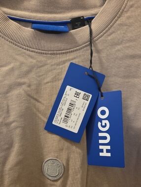 HUGO Beige Crewneck Sweatshirt with Tonal Patch